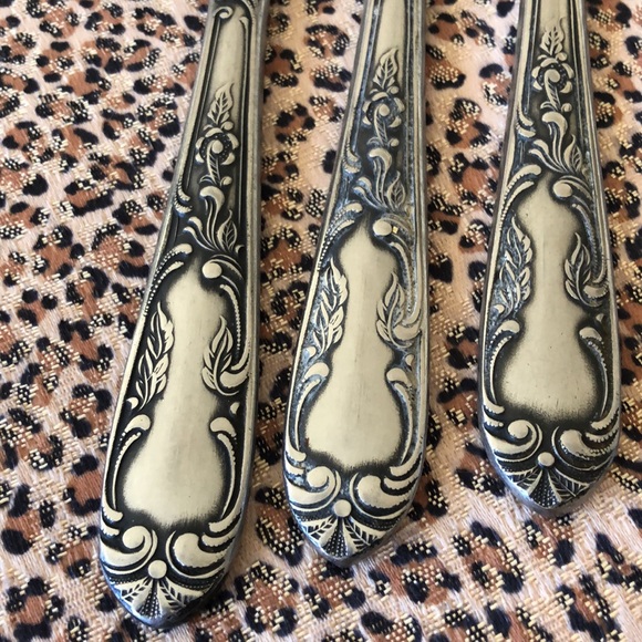 4 butter/dinner aerated knives - Picture 3 of 6